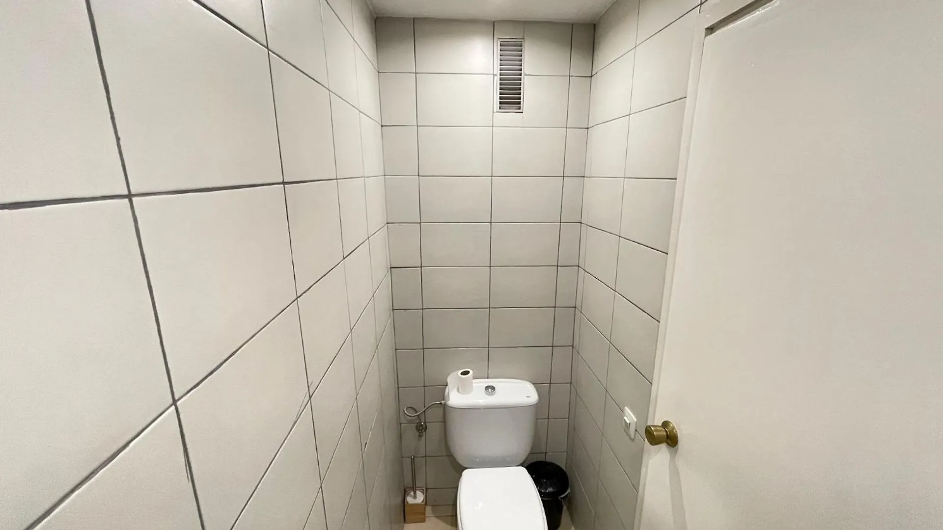 Rooms In Apartment Paris 바르셀로나 0*,